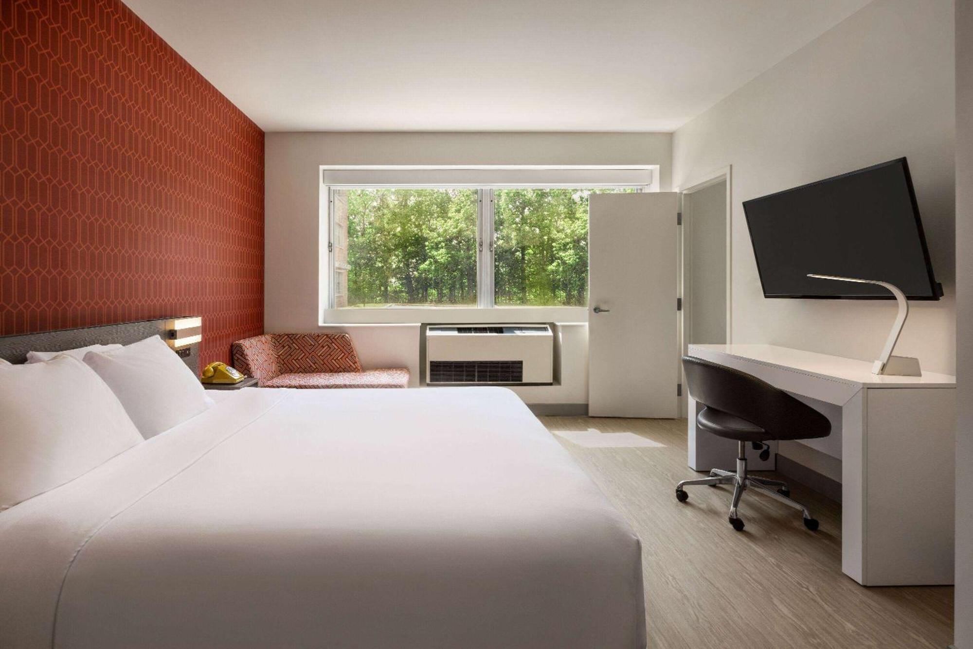 The Orbit Hotel, Trademark Collection By Wyndham Fairview Park Экстерьер фото