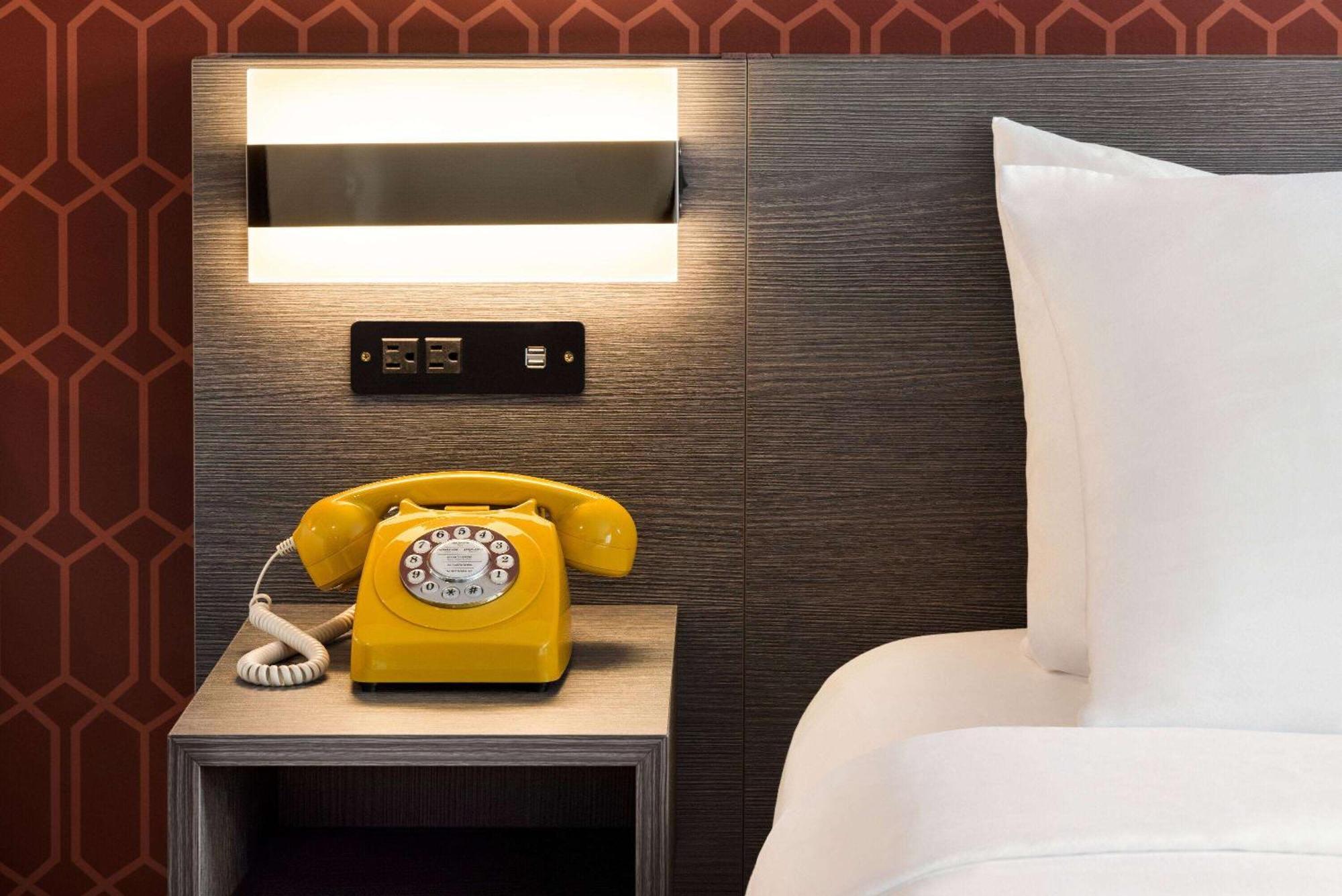 The Orbit Hotel, Trademark Collection By Wyndham Fairview Park Экстерьер фото