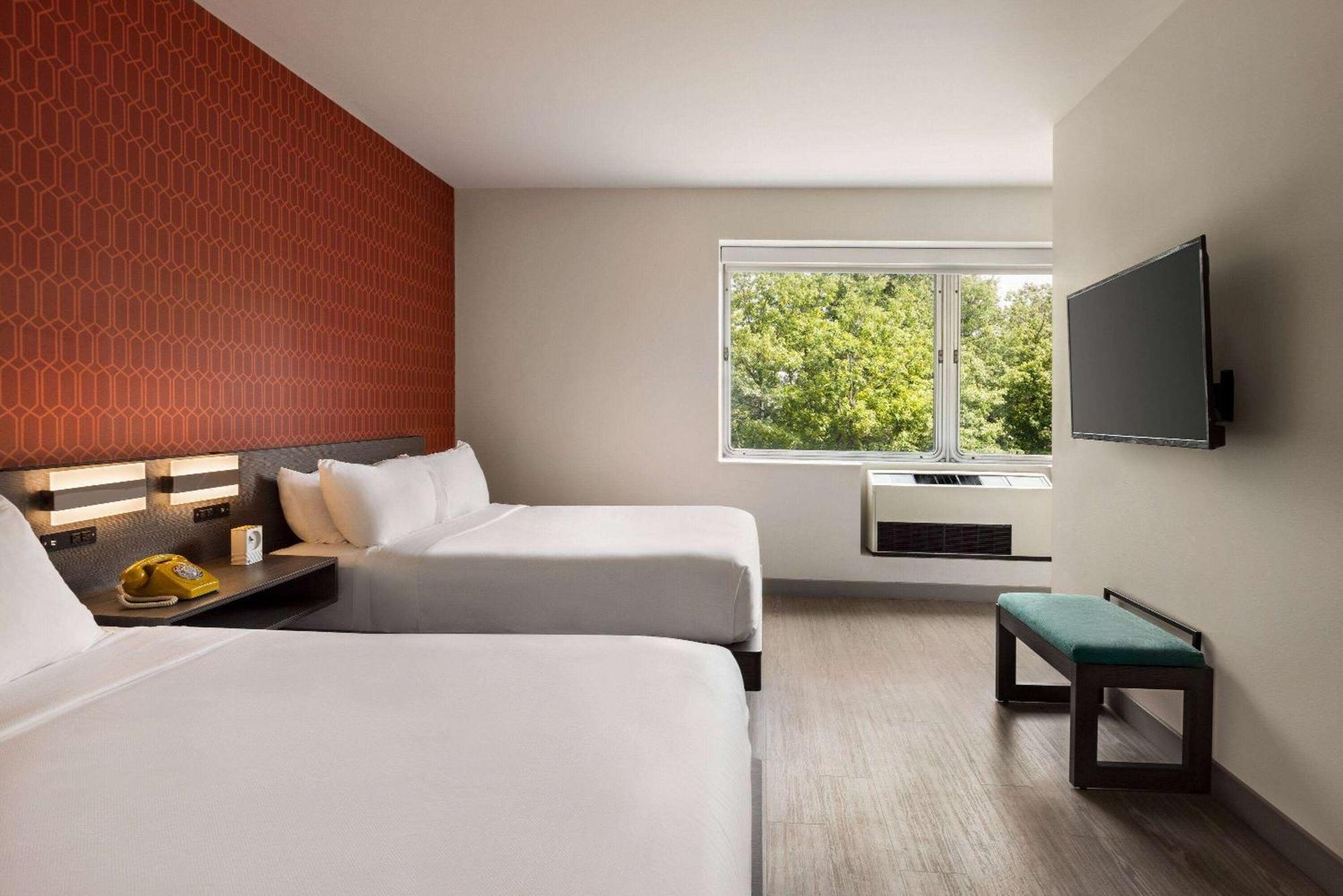 The Orbit Hotel, Trademark Collection By Wyndham Fairview Park Экстерьер фото