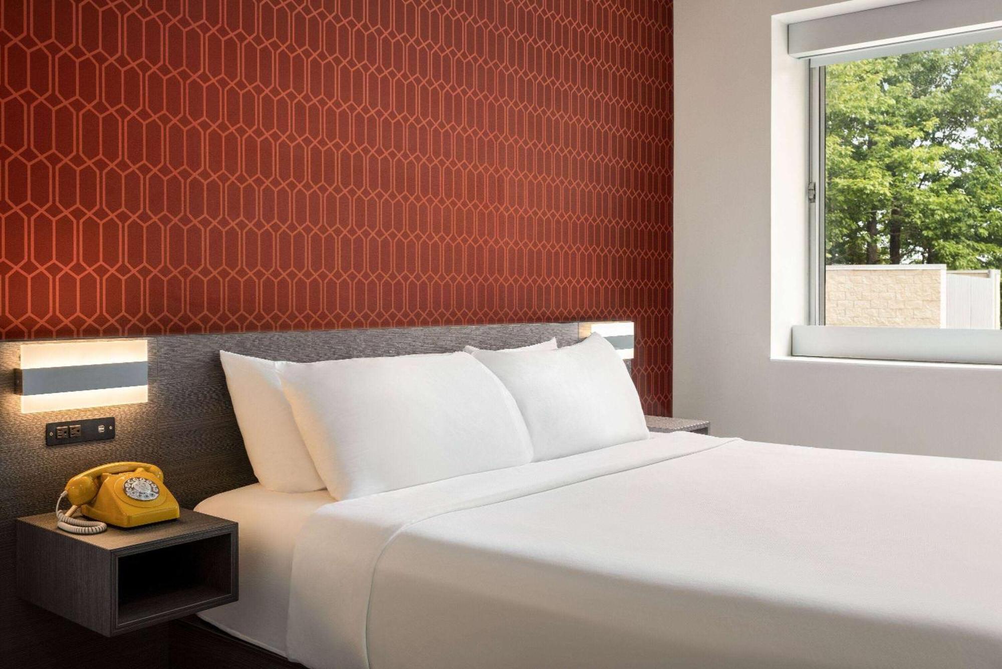 The Orbit Hotel, Trademark Collection By Wyndham Fairview Park Экстерьер фото