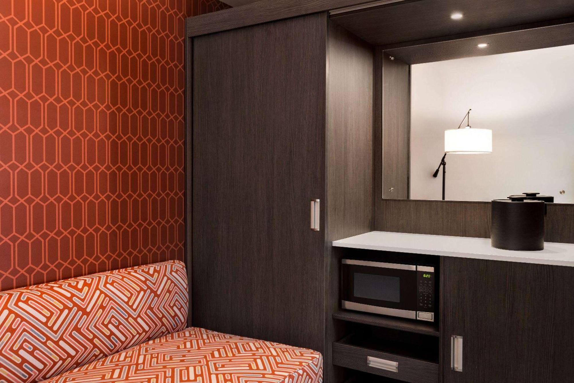 The Orbit Hotel, Trademark Collection By Wyndham Fairview Park Экстерьер фото