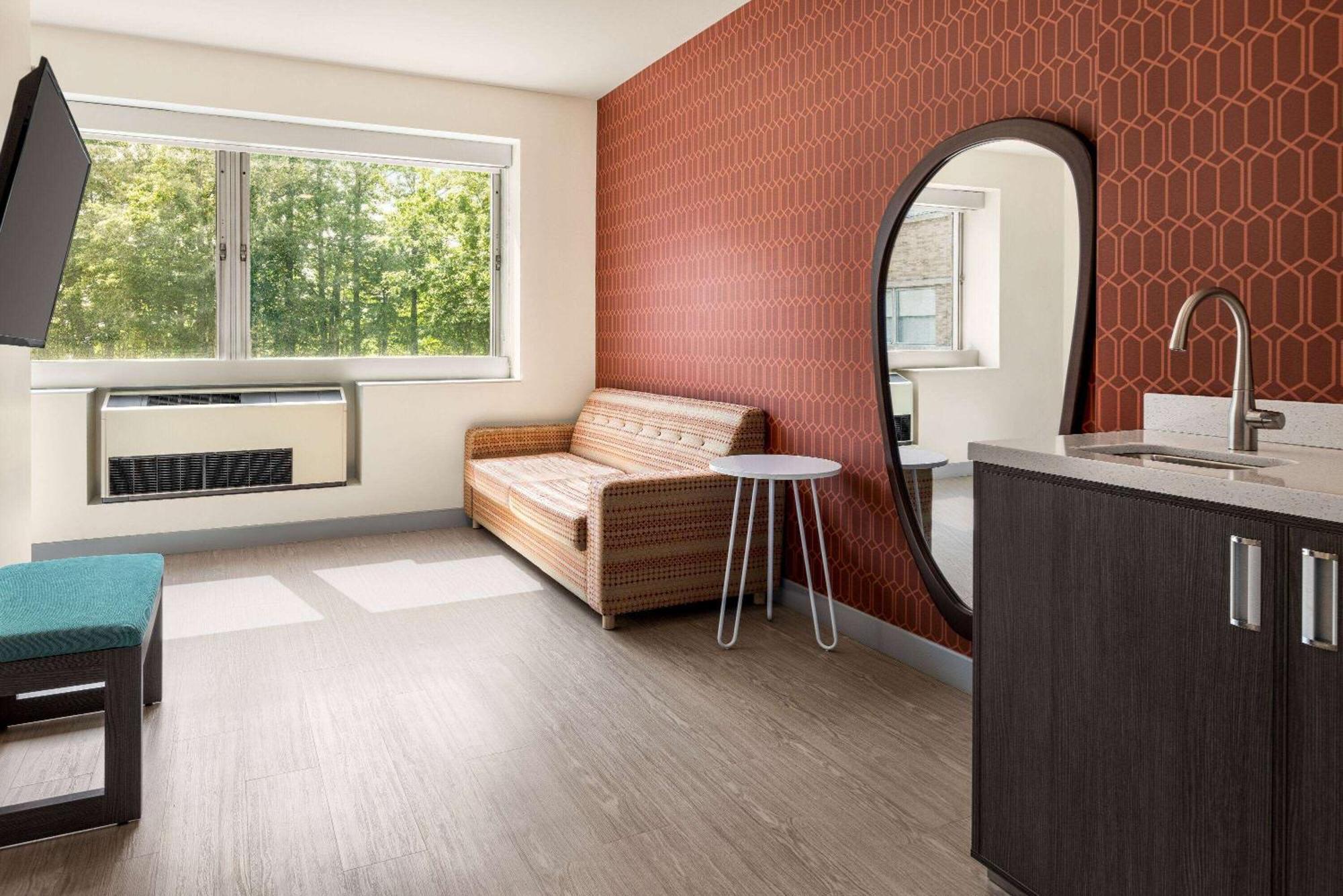 The Orbit Hotel, Trademark Collection By Wyndham Fairview Park Экстерьер фото